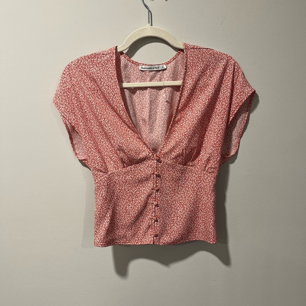 NWOT Unworn Abercrombie V Neck Cropped Blouse
